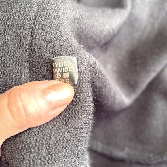 Women’s Unbranded Black Faux Fur Trim Knit Swing Vest - Picture 5 of 5